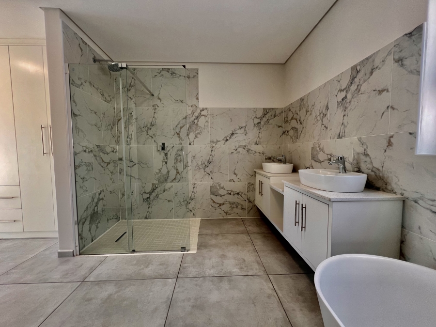 4 Bedroom Property for Sale in Myburgh Park Western Cape